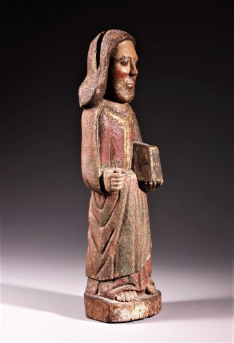 Saint Jean l'évangéliste en bois de noyer polychromé, fin du XIIIe - Sculpture Style Moyen Âge